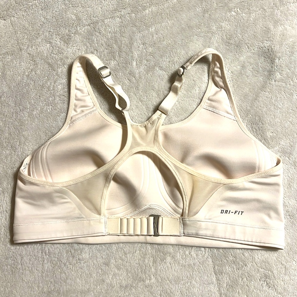 NIKE. DRI-FIT. white Woman Sport Bra. Size L, runs like M. Tags are removed. - Picture 2 of 6